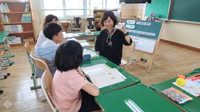 ▲ 천안 성환초의 한국어(KSL) 수업.