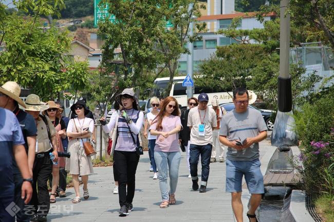 ▲ 새만금과 군산,부안,김제군 찾은 팸투어 기자단/부안 속살관광을 하고 있다. ▲ 새만금과 군산,부안,김제군 찾은 팸투어 기자단/부안 속살관광을 하고 있다.