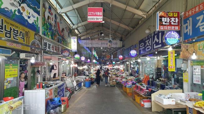 ▲ 새만금과 군산,부안,김제군 찾은 팸투어 기자단/부안상설시장 ▲ 새만금과 군산,부안,김제군 찾은 팸투어 기자단/부안상설시장