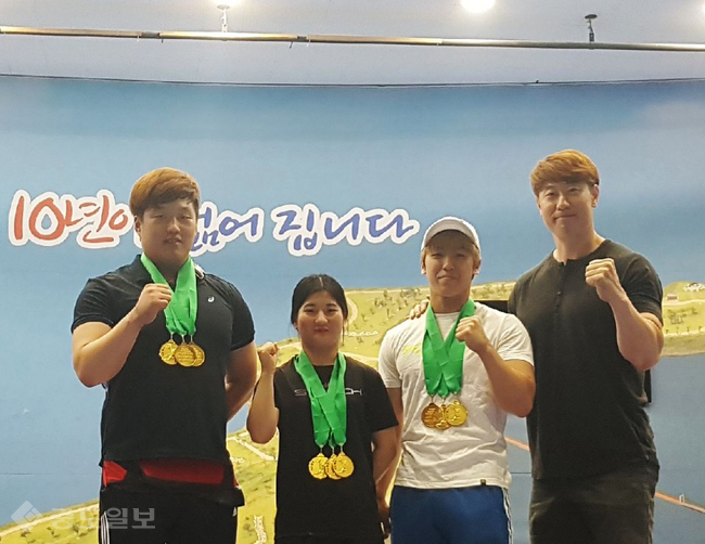 ▲ 경남대학교가 제17회 전국대학생역도선수권대회에서 금메달 9개, 은메달 14개, 동메달 1개를 획득했다.<사진=경남대><br />