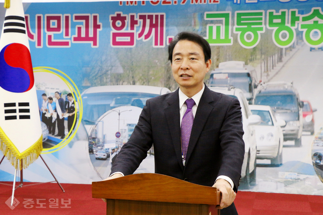 ▲ 조신형 TBN대전교통방송 본부장은 '모든 길은 현장에 답이 있다'는 경영 방침으로 현장과 소통하는 방송 실현에 앞장서 왔다. 