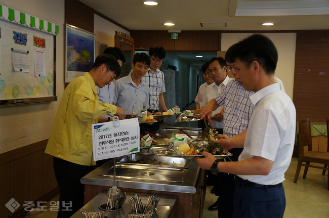 ▲ 농협 충남지역본부(본부장 유찬형)는 국가 비상사태 시 신속한 군수물자지원과 원활한 농·축산물 공급 등 차질없는 전시 행정지원 수행을 위해 지난 21일부터 오는 24일까지 ‘2017 을지연습’을 실시한다= 충남농협 제공