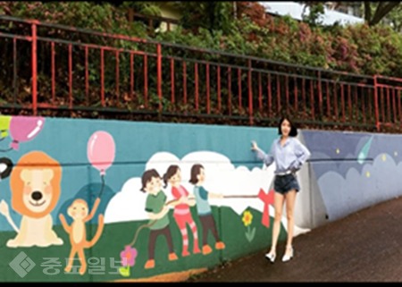 ▲ <사진출처: 아이유 인스타그램>