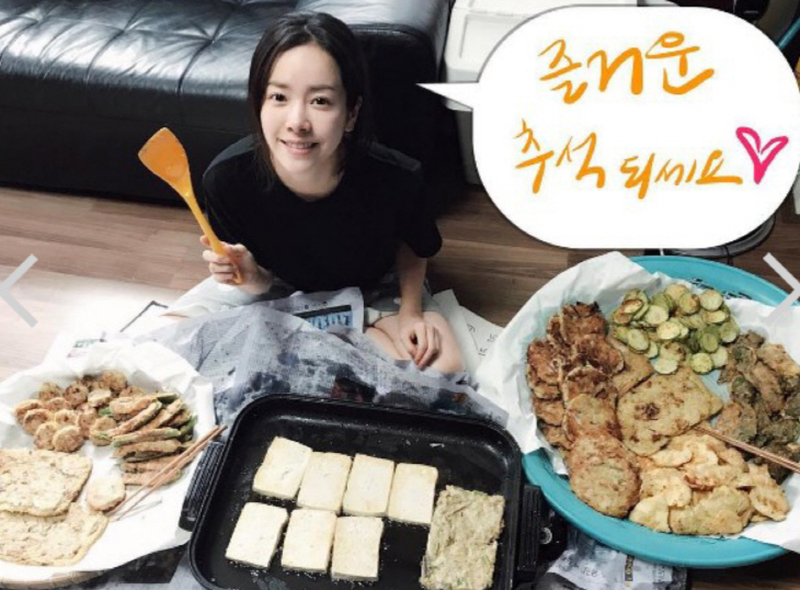 배우 한지민 다 부친 전에 뒤집게 얹던 날