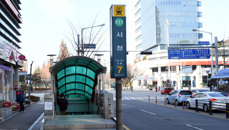 시청역4