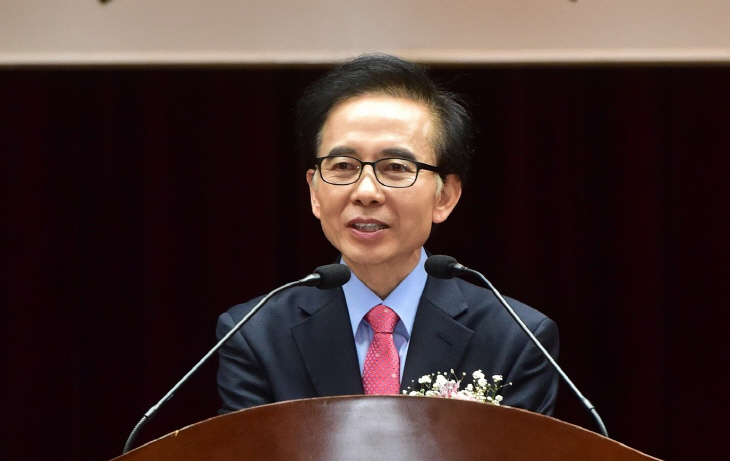 편집_1228 진주시 송병권 부시장 명예퇴임식 가져 (1)