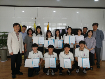 한국식품마이스터고 꿈장학금 전달 모습