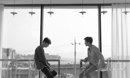 (좌)퍼플레인, (우)정진 1