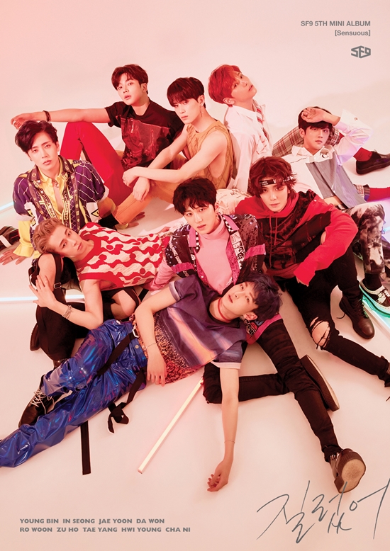 FNC_SF9_단체_컬러(3)