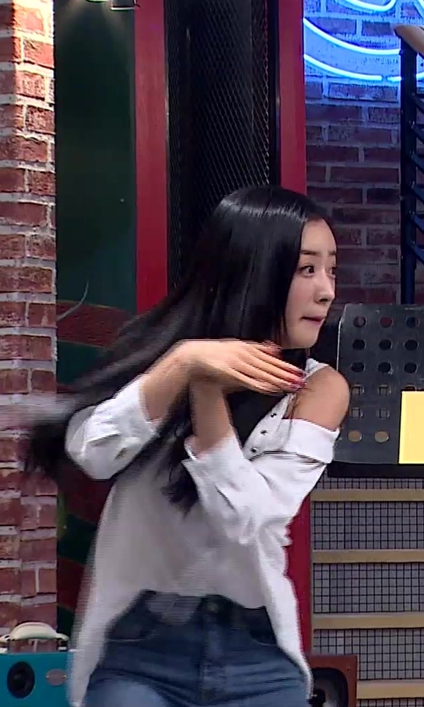 뜻밖의Q_에이핑크 보미 코믹 표현 장인의 다이내믹 몸동작 (2)