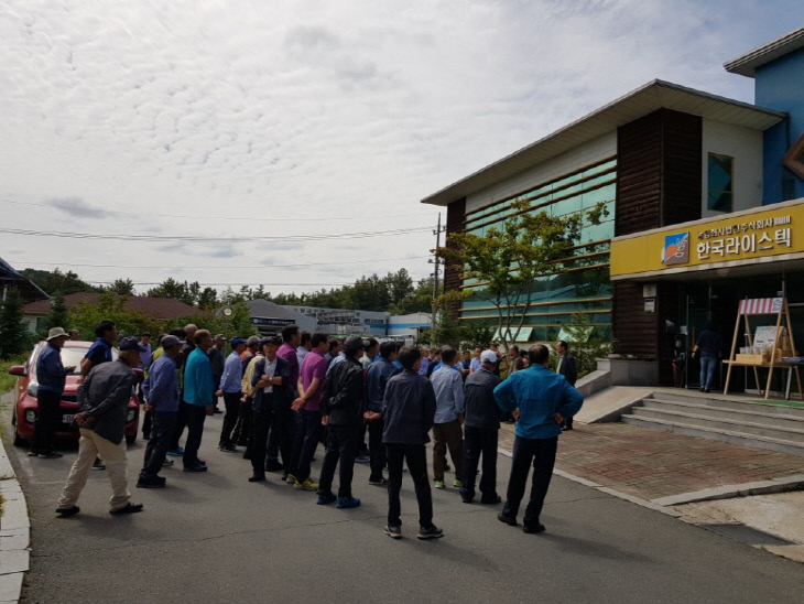 한국라이스텍을 견학하는 등 벼농사 기술보급사업 종합평가회