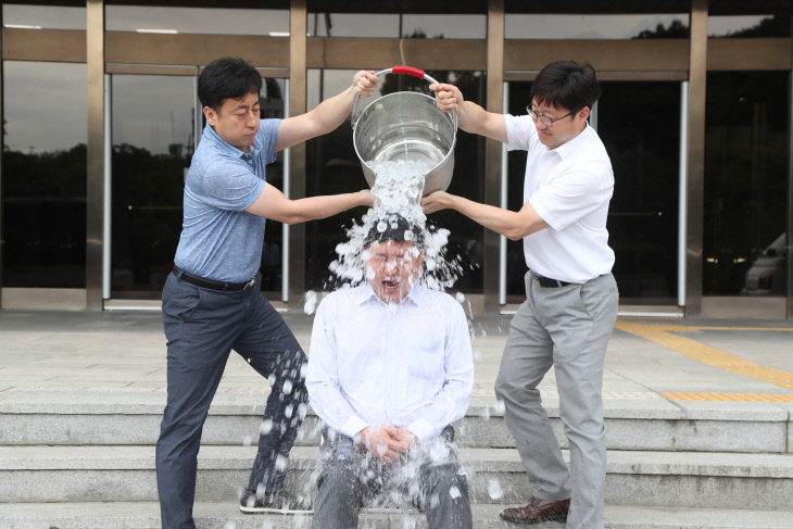 180914_박근철 안행위 위원장_아이스버킷 챌린지 참여