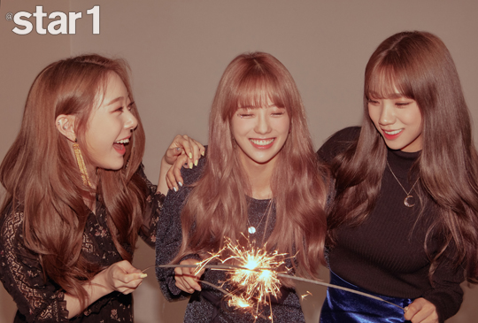 180918 - (2) 우주소녀 `우주플리즈`, 멤버들 더욱 성장해 칼을 간 앨범 될 것