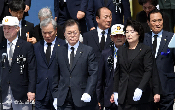 2018060601000564400023551