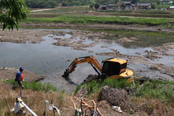 3. 하상굴착 작업 장면