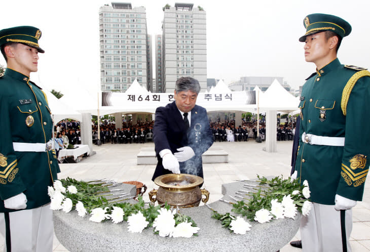 190606 송한준 의장, 제64회 현충일 추념식 참석 (3)