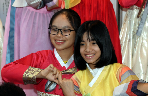 20190712-베트남 학생들의 한복체험3