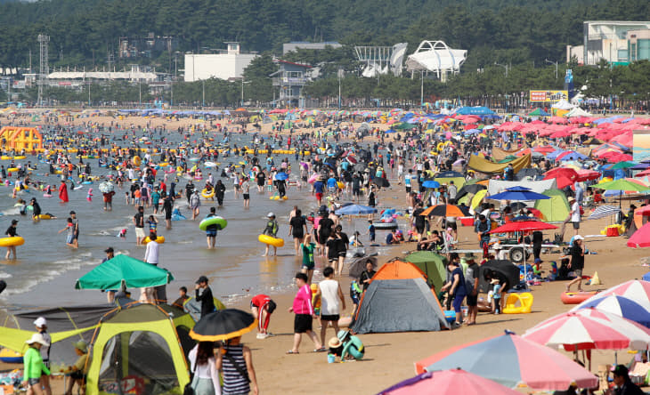만리포해수욕장 인파 (2)