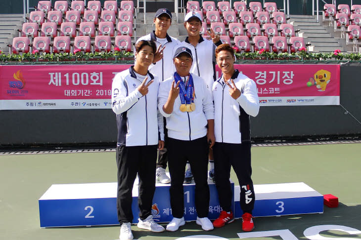 사본 -전국체전 우승 기념 단체사진  (1)