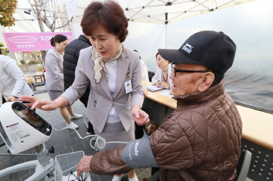 대전선병원 간호국, 지역주민 위한 건강지킴이 봉사활동 나서