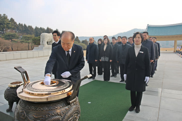 [사진자료 2]국립대전현충원 참배