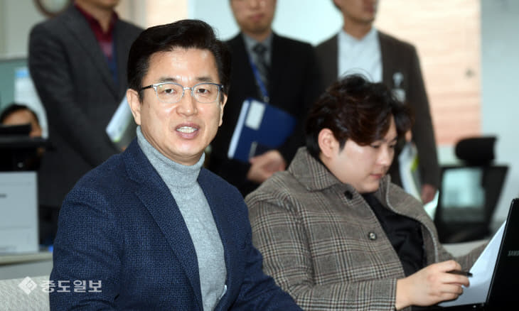 20200214-제2시립도서관 발표하는 허태정 시장1