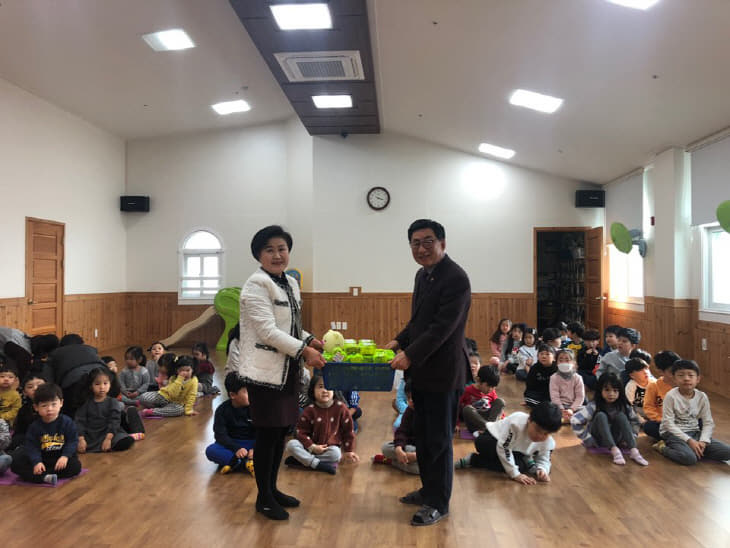 사랑의 저금통 전달