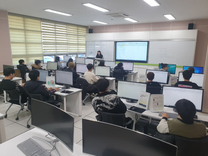 화천청소년수련관 스마트전산실
