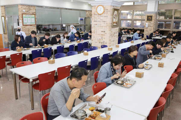 (사회적 거리두기 운동 실천)