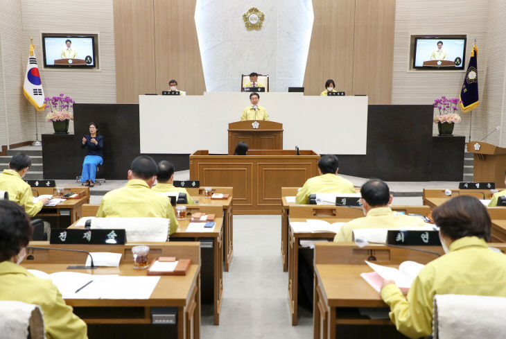 사본 -시의회에서 김홍장시장 인사말씀 장면1 (1)