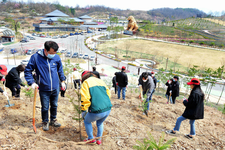 200408_제75회 나무심기 행사_산림축산과(5)