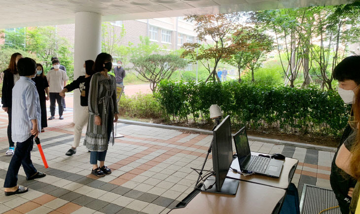코로나19 대응 모든 학교 열화상카메라 설치