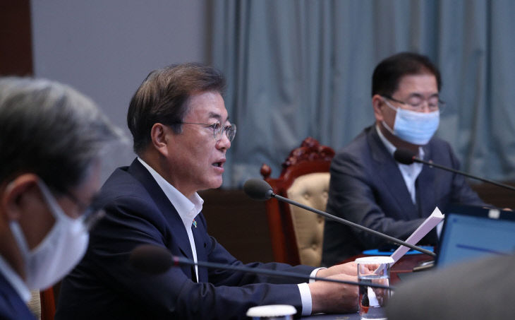 발언하는 문 대통령<YONHAP NO-3140>