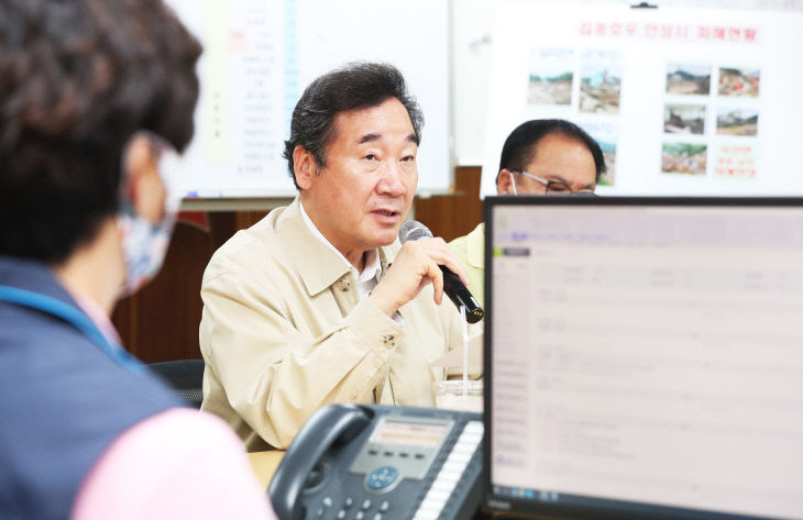 발언하는 이낙연<YONHAP NO-3956>