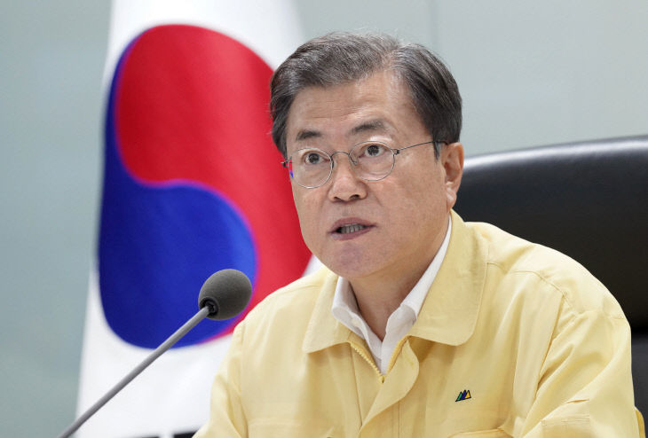 발언하는 문 대통령<YONHAP NO-3404>
