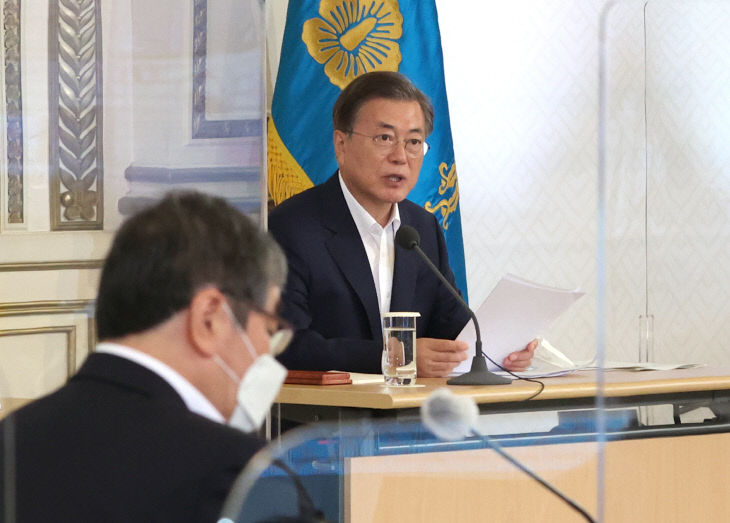 발언하는 문 대통령<YONHAP NO-3287>