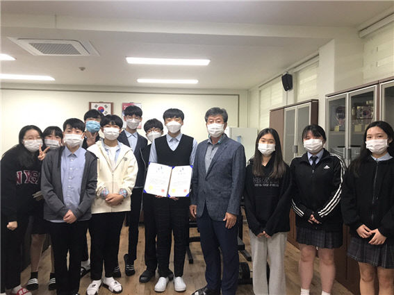 서산부춘중학교, 충남 과학 동아리 발표대회 금상 수상-1