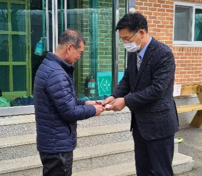 청양군 화재피해 성금 전달