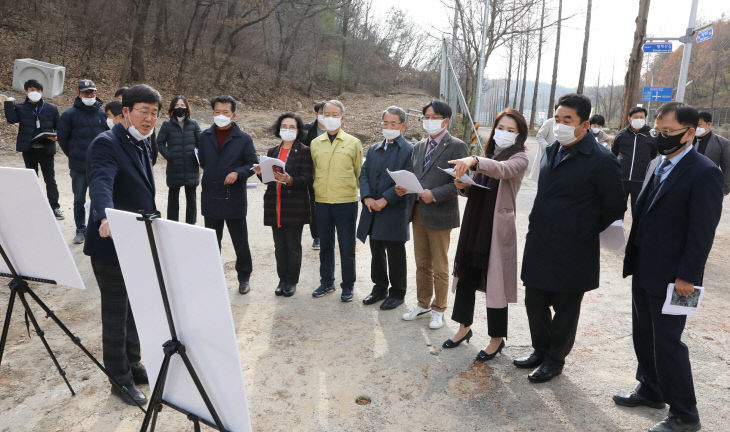 계룡문주변쉼터조성사업