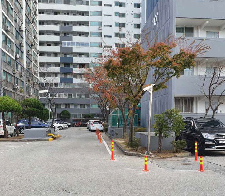 관련사진(동문동 현대아파트 규제봉 )
