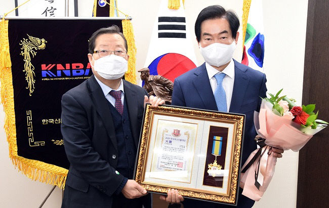 홍보과(안병용 의정부시장 한국최고인물대상 수상)