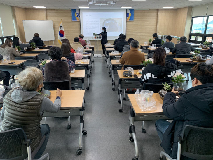 귀농·귀촌인 대상 교육 진행 모습