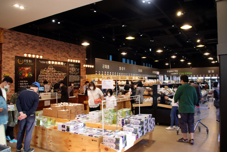 사진1-1)로컬푸드직매장 내부 전경 (2)