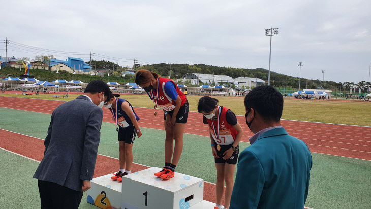 신암초등학교, 충남 소년체육대회 육상대회 3관왕