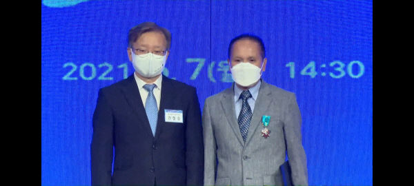 참바다영어조합법인 정부산업포장 수상(1)