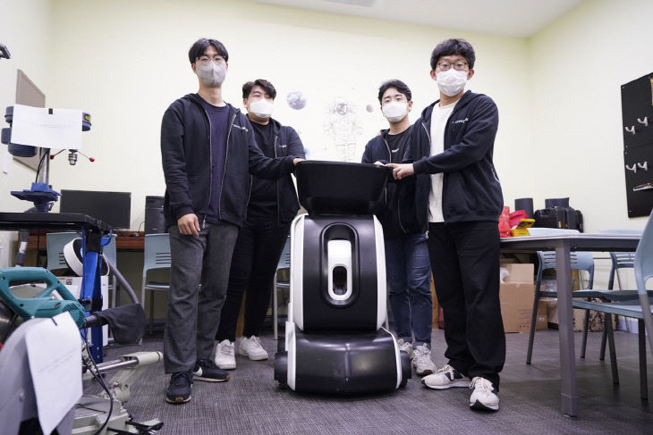 (1)_큐링이노스(오른쪽서_두번째_대표_권예찬) (2)