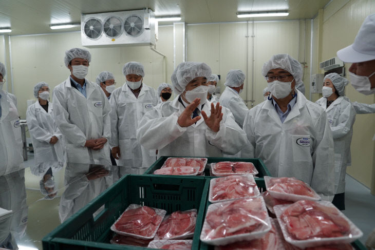 농업기획 관련4(송기섭 군수 농산물유통지원센터 방문)