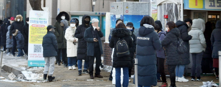 20211219-선별진료소 인파