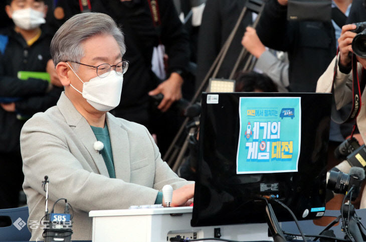 2021111901001351600043182