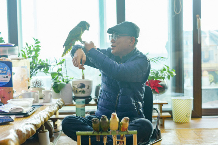 2.앵무새 아빠 귀농인 김재수 씨1
